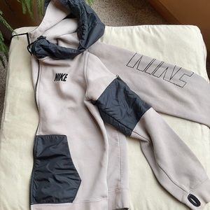 Men’s Nike Zip up!